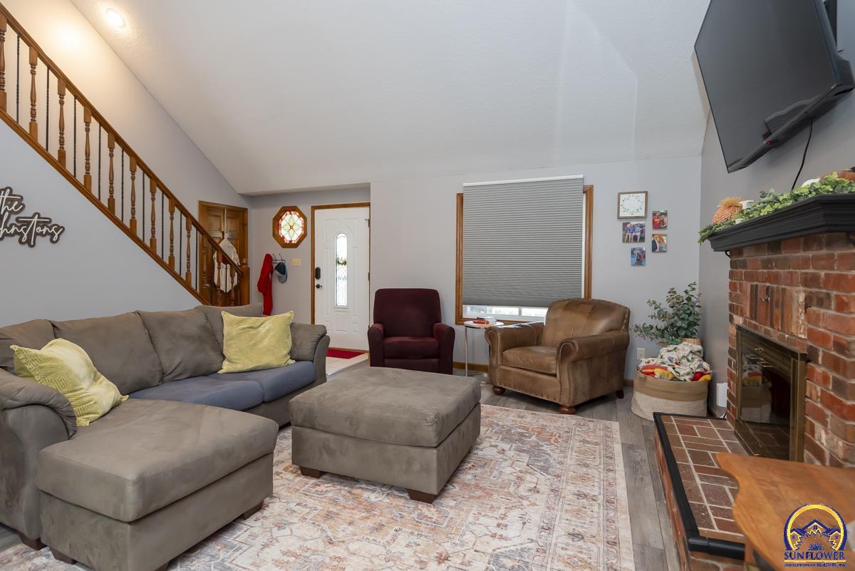 2831 Southwest Bingham Road Topeka, KS 66614 - Photo 7 of 36