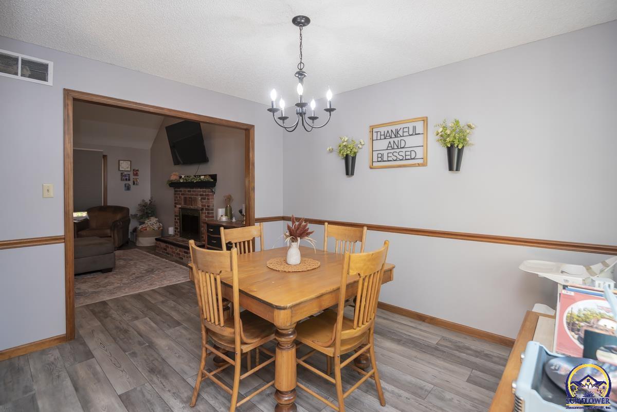 2831 Southwest Bingham Road Topeka, KS 66614 - Photo 9 of 36