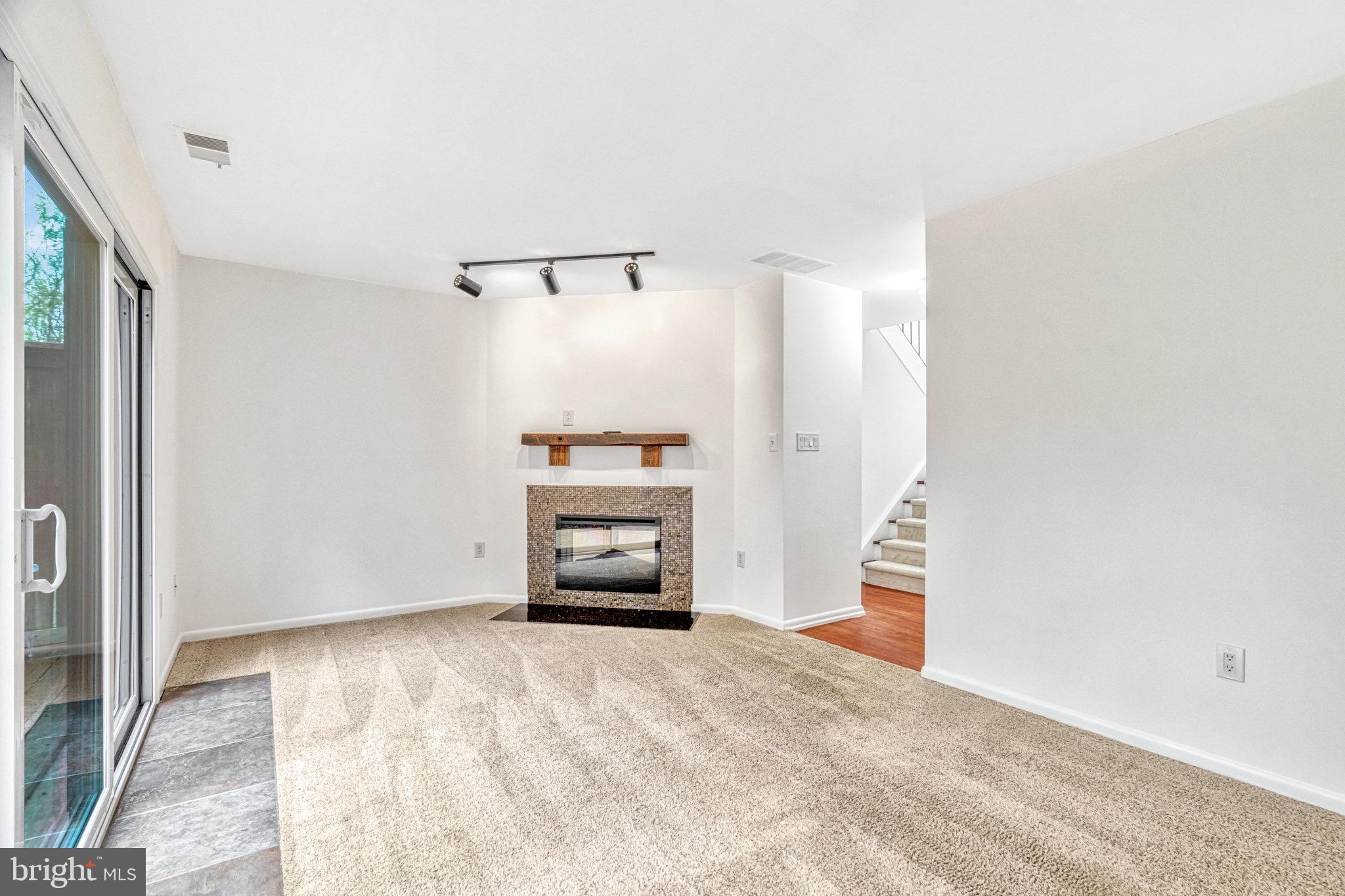 2011 Headlands Circle Reston, VA 20191 - Photo 11 of 26 Gallery Image 11
