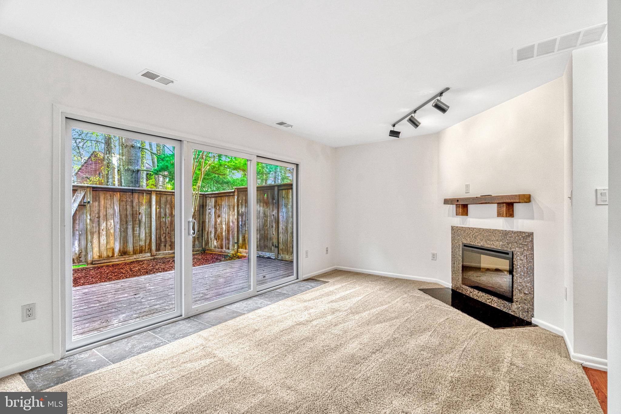 2011 Headlands Circle Reston, VA 20191 - Photo 10 of 26 Gallery Image 10