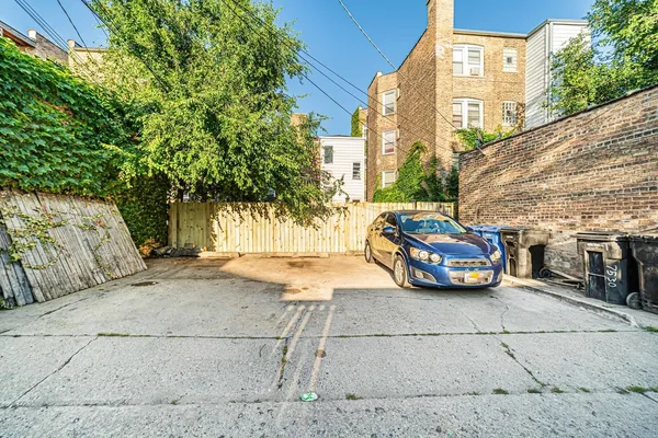 $2,500 | 7530 North Oakley Avenue, Unit 2, Chicago, IL 60645