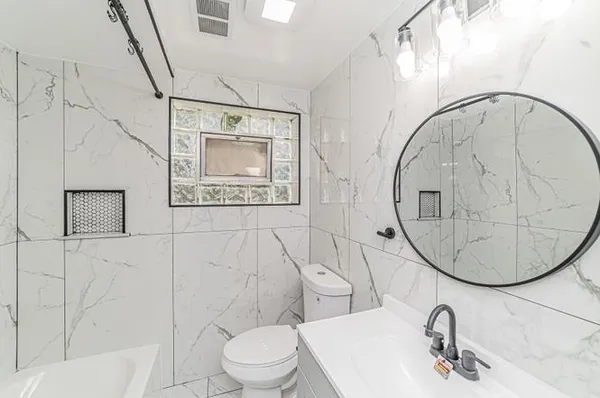 $2,500 | 7530 North Oakley Avenue, Unit 2, Chicago, IL 60645