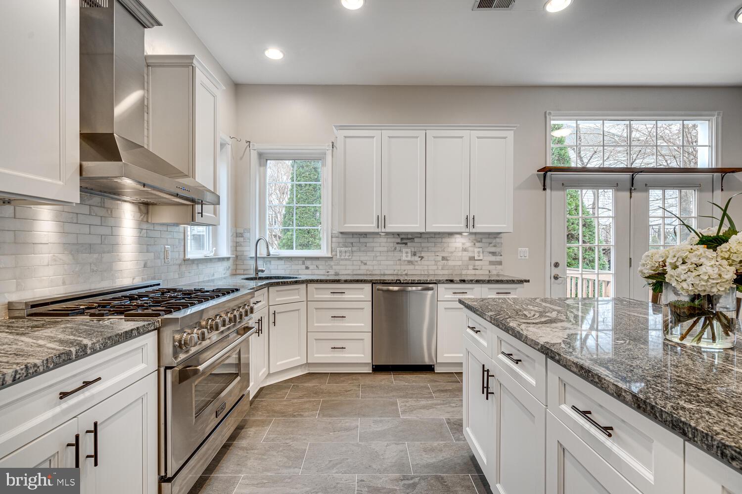 9059 Furey Road Lorton, VA 22079 - Photo 23 of 67 Upscale appliances and materials