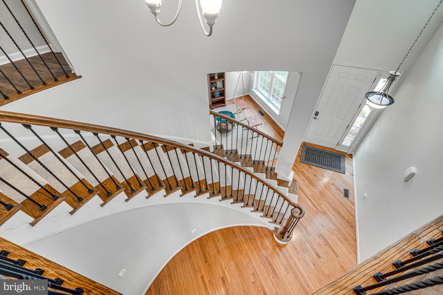 9059 Furey Road Lorton, VA 22079 - Photo 9 of 67 Stunning design features