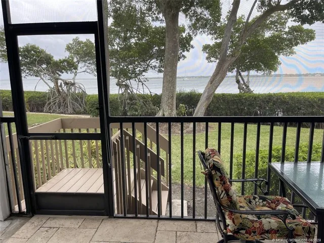 $2,100 | 264 Northeast Edgewater Drive, Unit 102, Stuart, FL 34996
