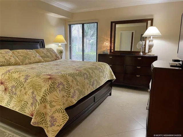 $2,100 | 264 Northeast Edgewater Drive, Unit 102, Stuart, FL 34996