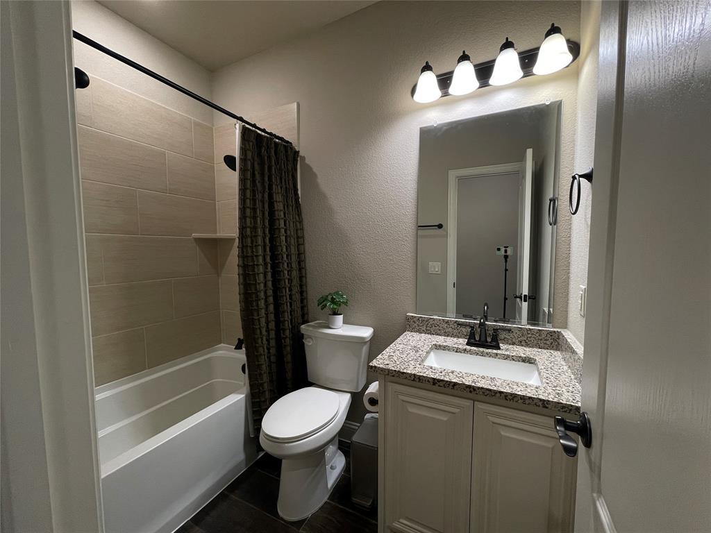 1142 Timber Ridge Drive Midlothian, TX 76065 - Photo 23 of 40 Bathroom #2, downstairs