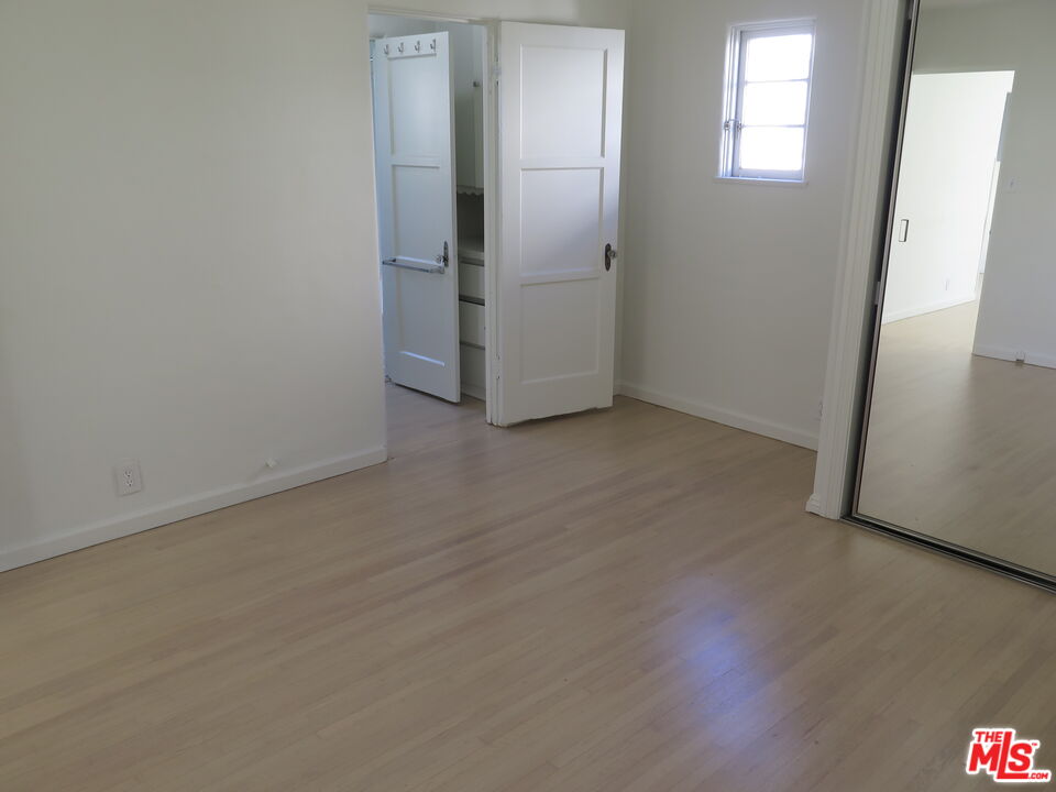 2128 20th Street, Unit B Santa Monica, CA 90405 - Photo 13 of 22 an empty room with closet