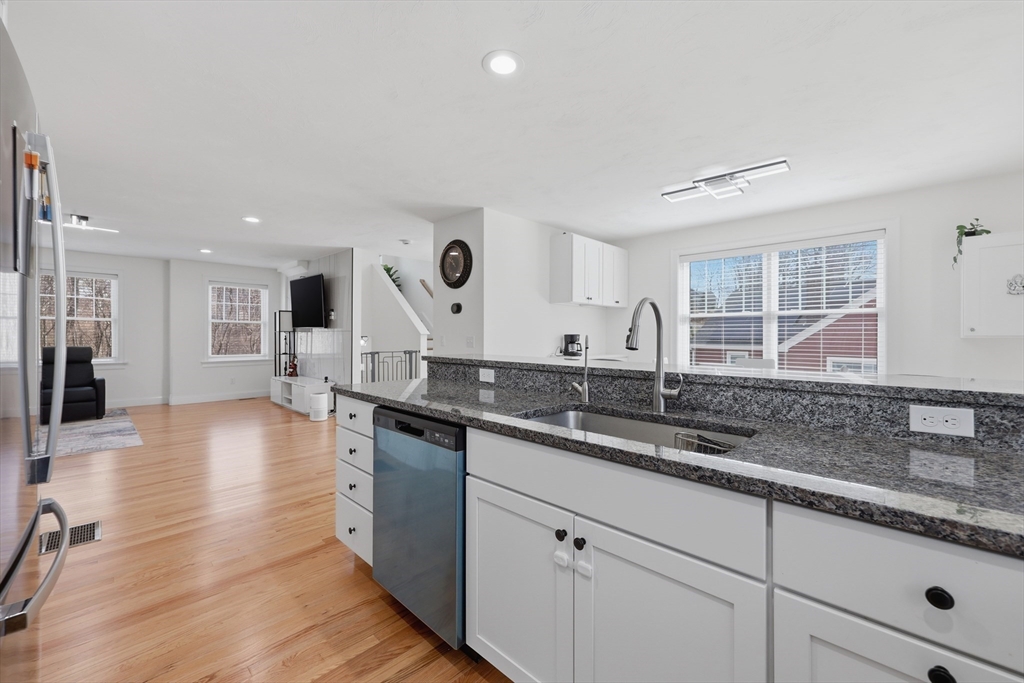 670 Burncoat Street, Unit A Worcester, MA 01606 - Photo 9 of 37