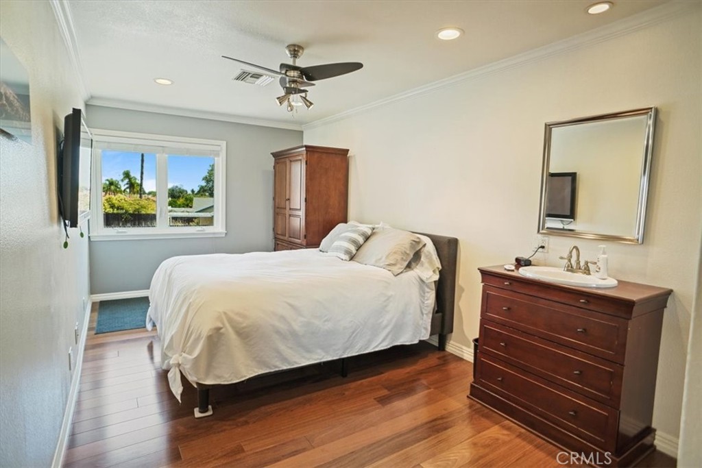 27763 Wakefield Road Castaic, CA 91384 - Photo 28 of 39 2nd Bedroom w/Sink