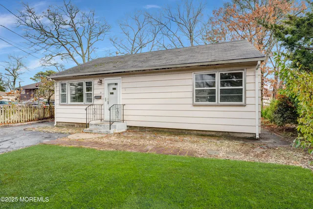 $369,900 | 21 North Raleigh Road, Brick, NJ 08723