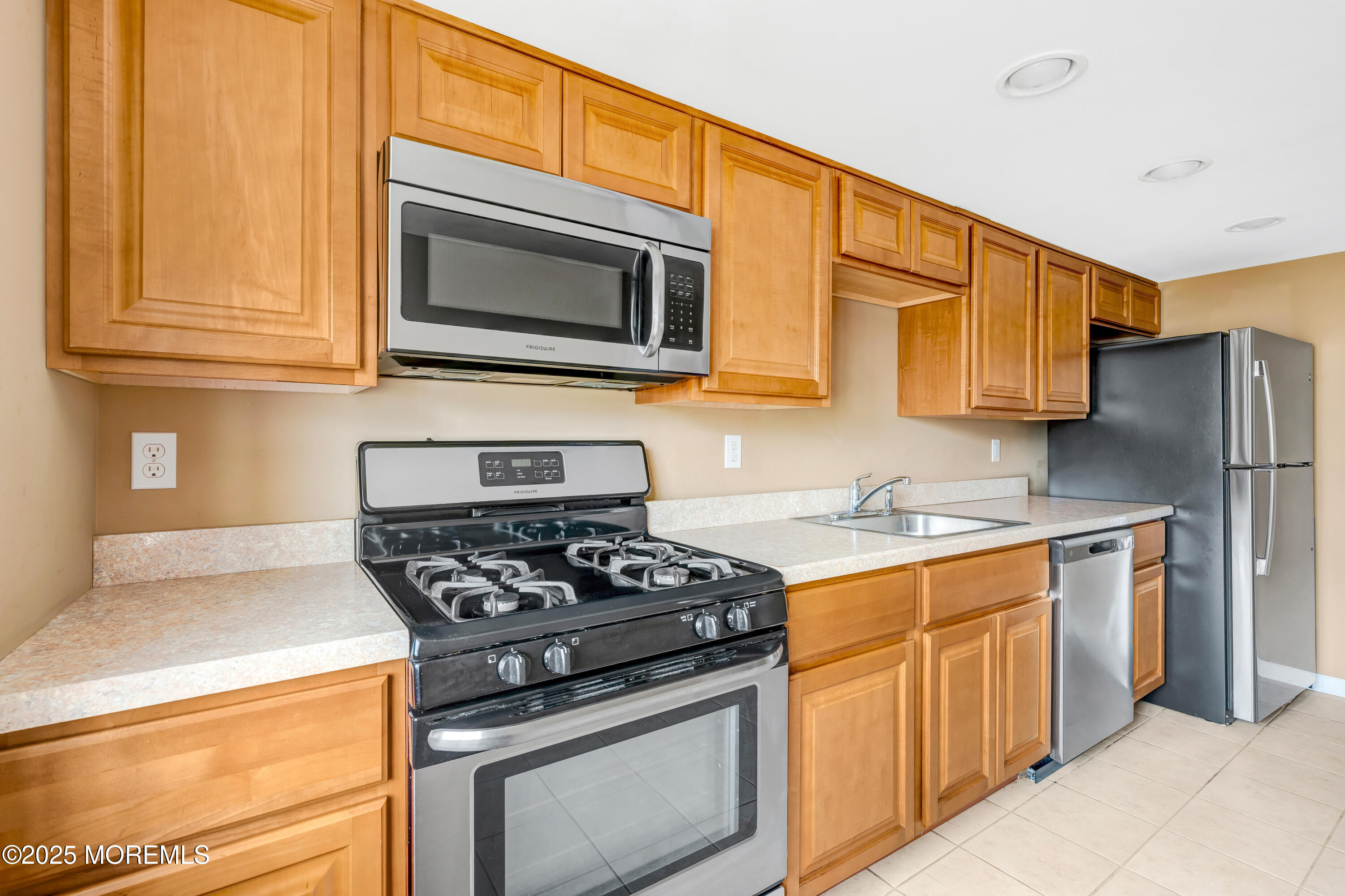 21 North Raleigh Road Brick, NJ 08723 - Photo 10 of 28 027