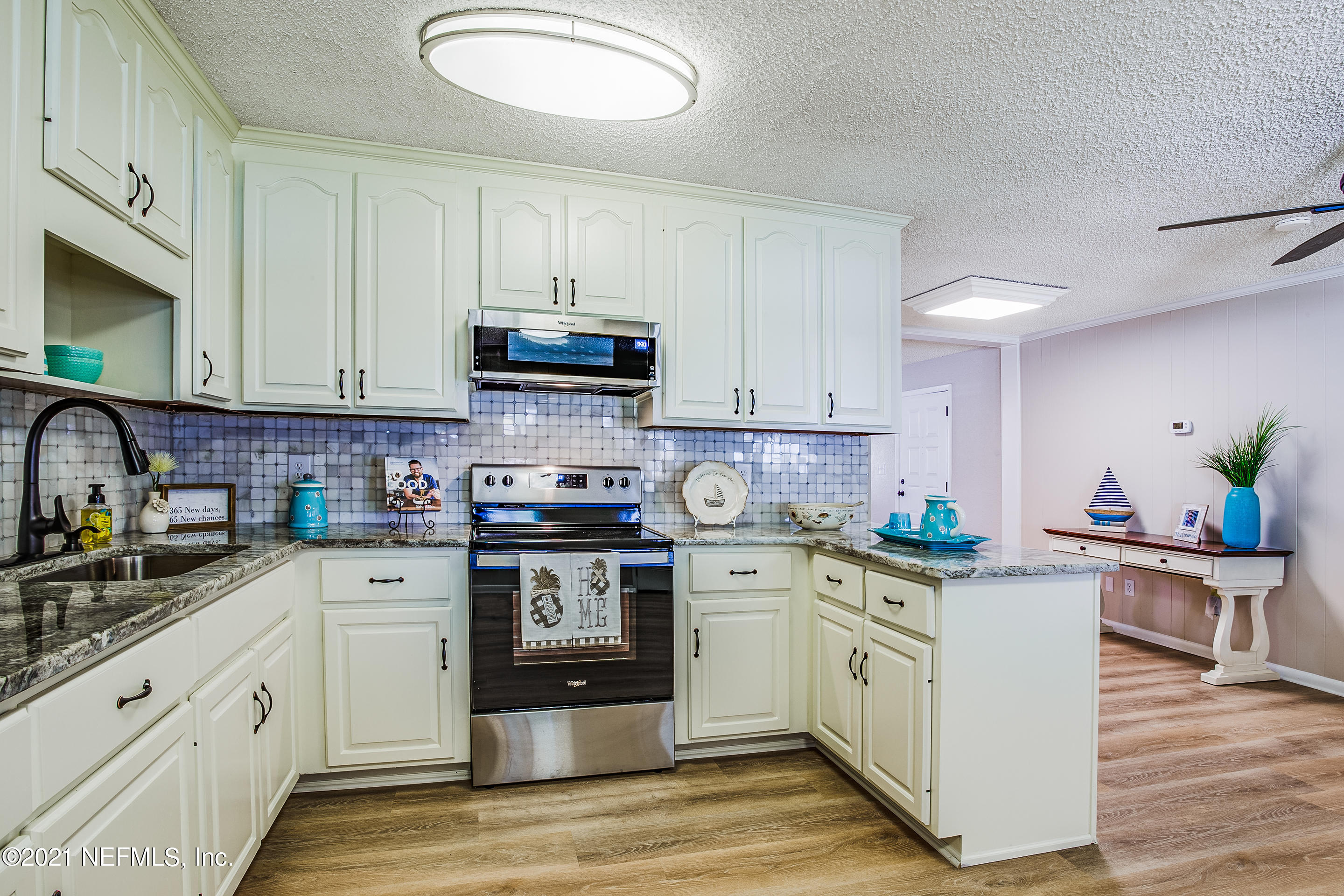 85922 Avant Road Yulee, FL 32097 - Photo 11 of 25 Kitchen / Granite Countertops