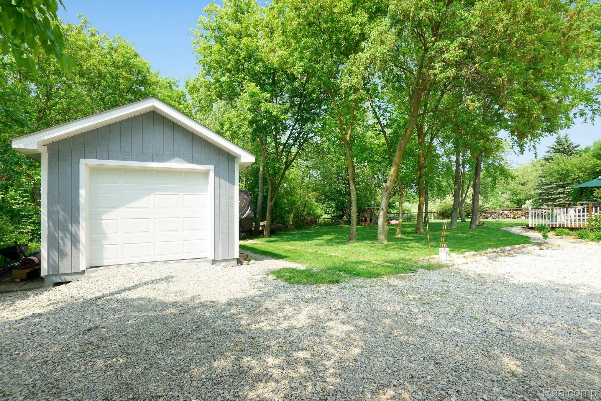 287 East Allen Road Howell, MI 48855 - Photo 9 of 34 Photo-May-31,-3-12-03-PM.jpg