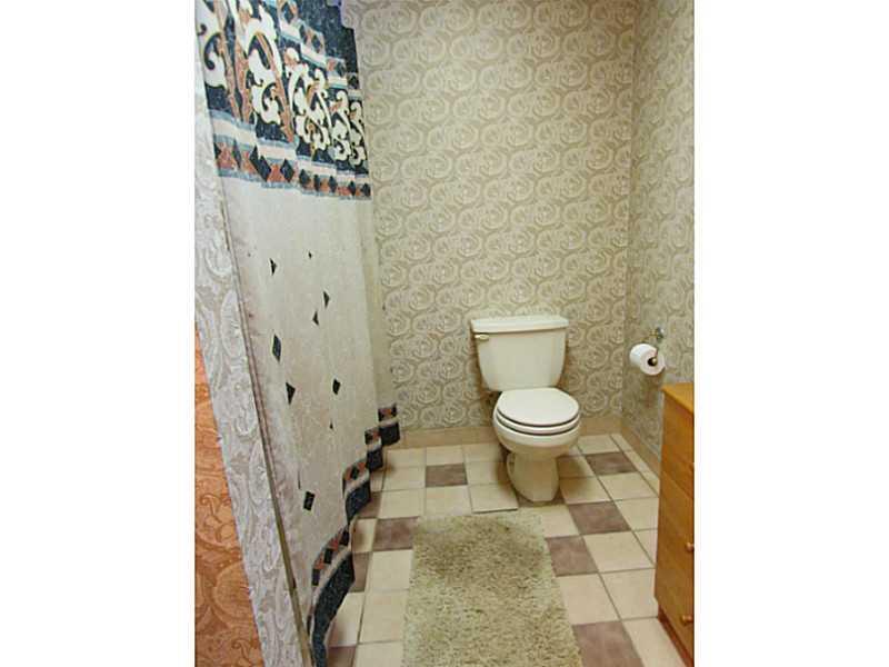 206 Ridgeview Drive Venetia, PA 15367 - Photo 12 of 18 Full Bath.