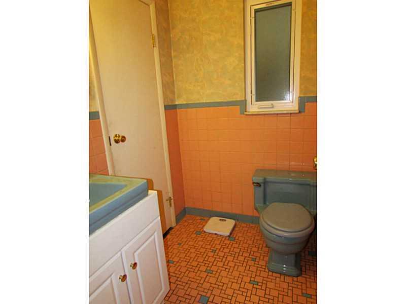 206 Ridgeview Drive Venetia, PA 15367 - Photo 16 of 18 Partial Bath.