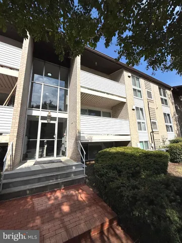 $1,999 | 5602 Bismach Drive, Unit 204, Alexandria, VA 22312