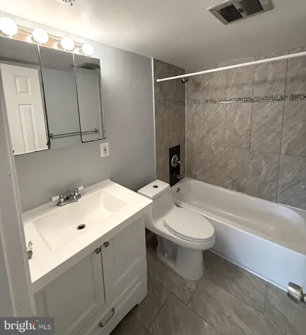 $1,999 | 5602 Bismach Drive, Unit 204, Alexandria, VA 22312