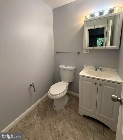 $1,950 | 5602 Bismach Drive, Unit 204, Alexandria, VA 22312