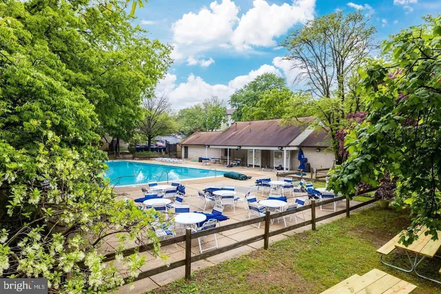 $1,950 | 5602 Bismach Drive, Unit 204, Alexandria, VA 22312