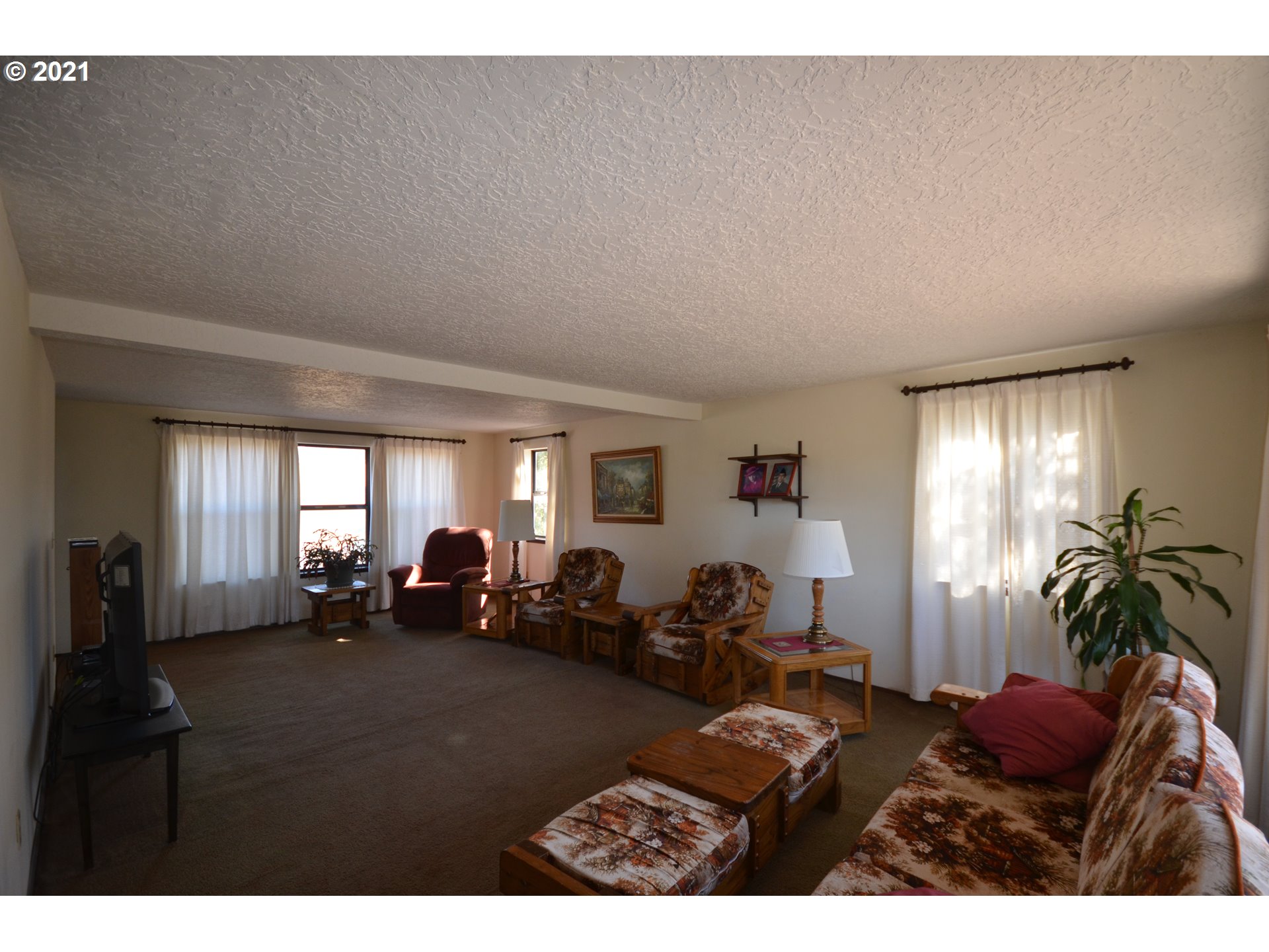 3755 Sandlin Road The Dalles, OR 97058 - Photo 2 of 32 Gallery Image 2