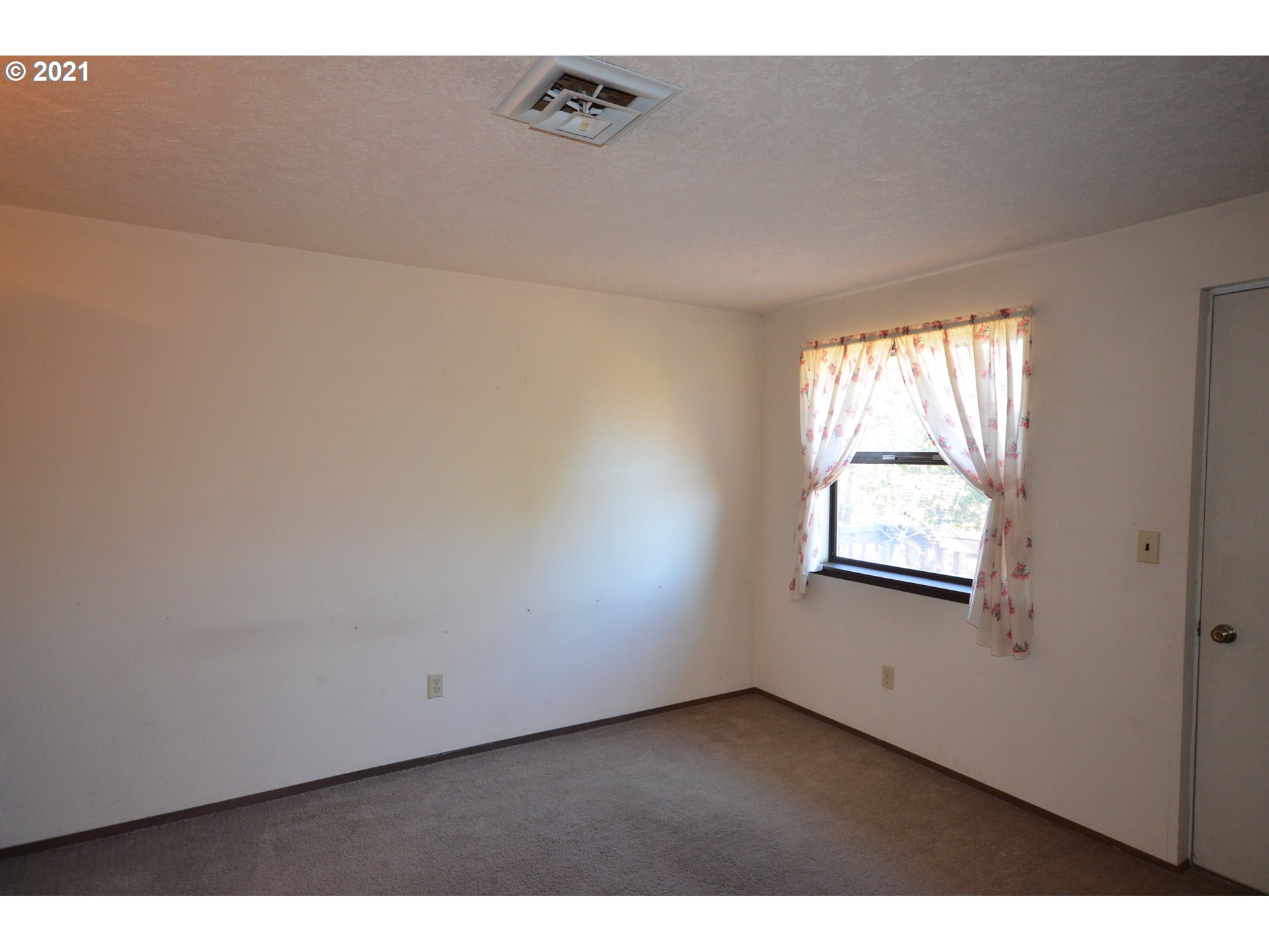 3755 Sandlin Road The Dalles, OR 97058 - Photo 11 of 32 Gallery Image 11