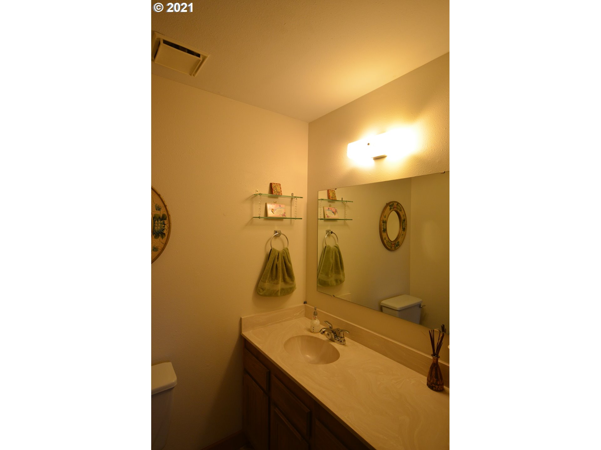 3755 Sandlin Road The Dalles, OR 97058 - Photo 13 of 32 Gallery Image 13