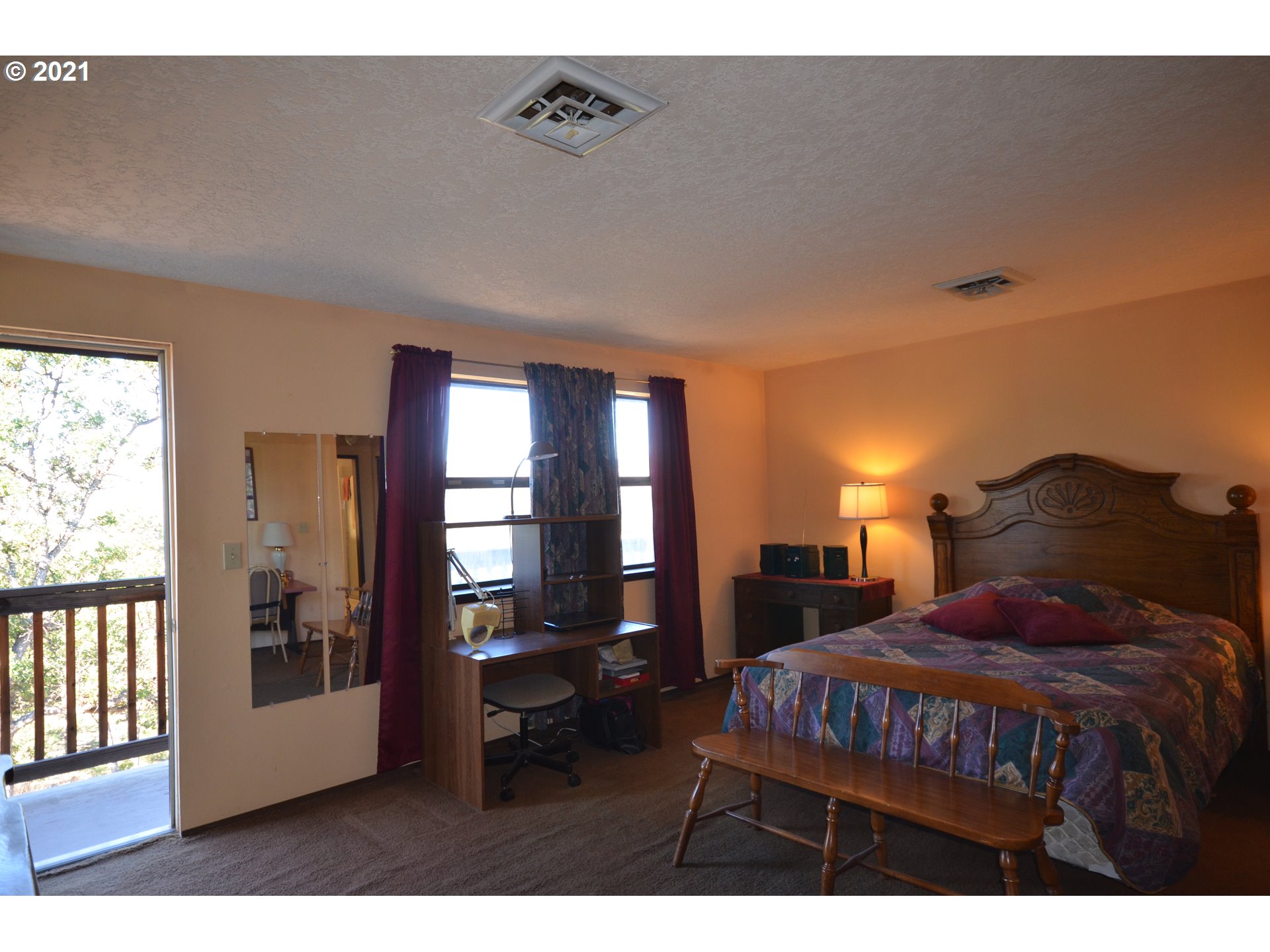 3755 Sandlin Road The Dalles, OR 97058 - Photo 7 of 32 Gallery Image 7