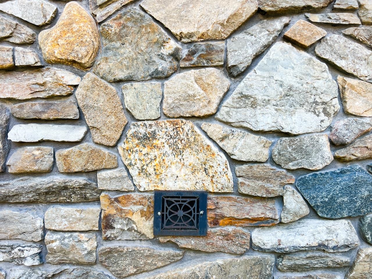 247 Main Street Warren, VT 05674 - Photo 2 of 28