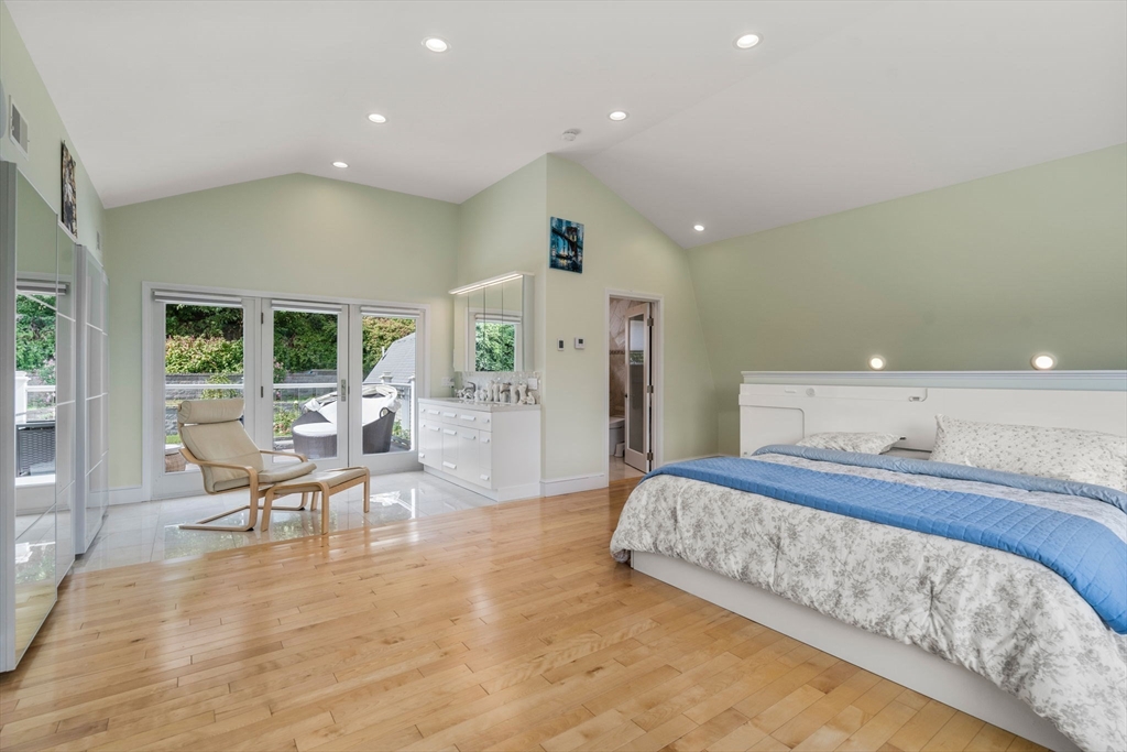 27 Hamilton Place Needham, MA 02494 - Photo 12 of 42