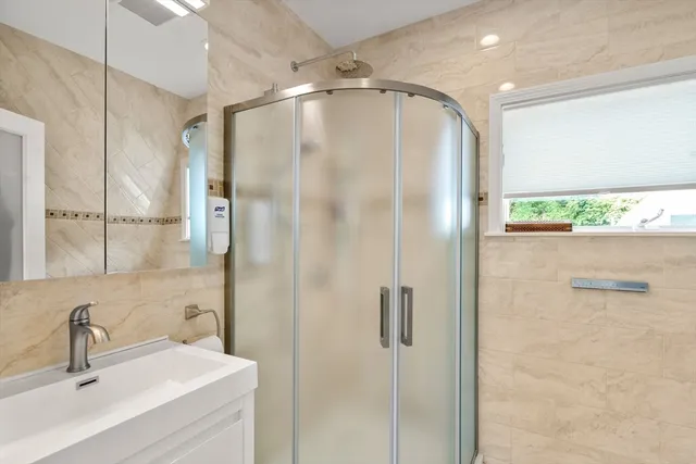 $2,175,000 | 27 Hamilton Place, Needham, MA 02494