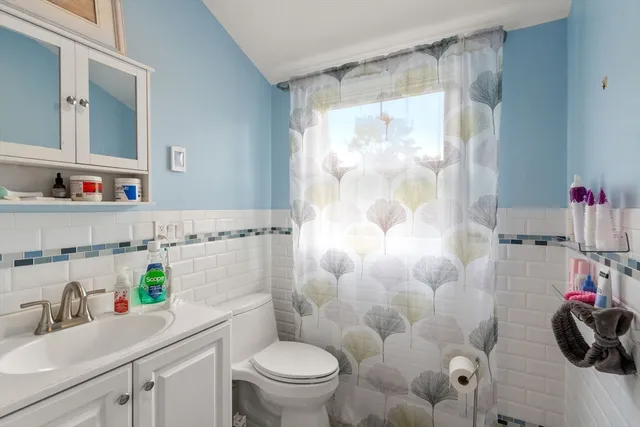 $2,175,000 | 27 Hamilton Place, Needham, MA 02494