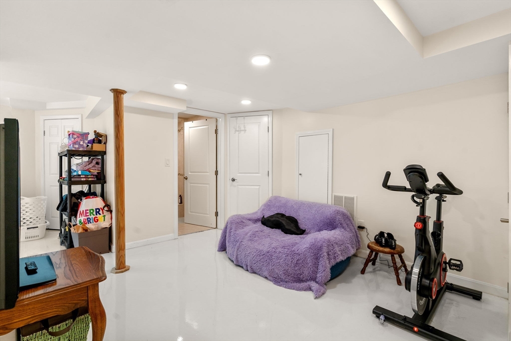 27 Hamilton Place Needham, MA 02494 - Photo 22 of 42