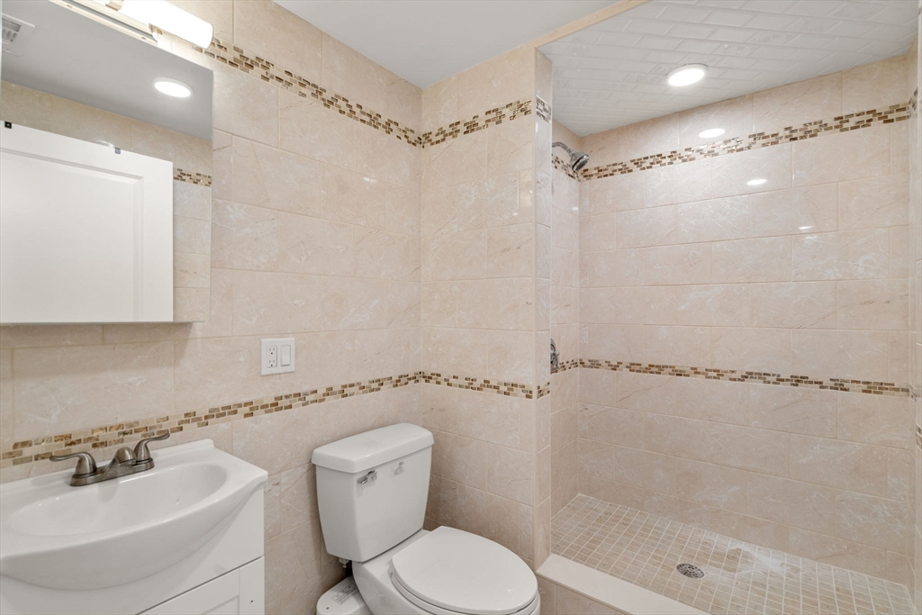 27 Hamilton Place Needham, MA 02494 - Photo 23 of 42