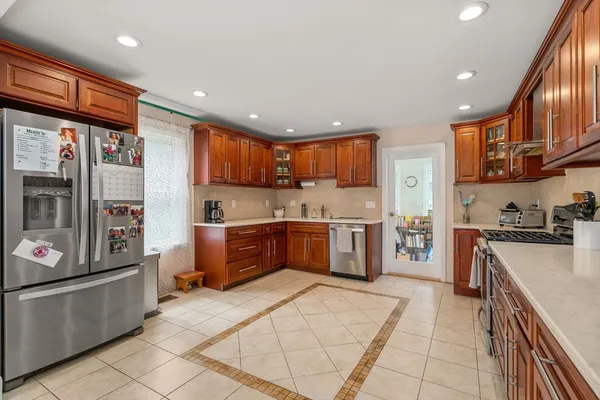 $1,999,000 | 27 Hamilton Place, Needham, MA 02494