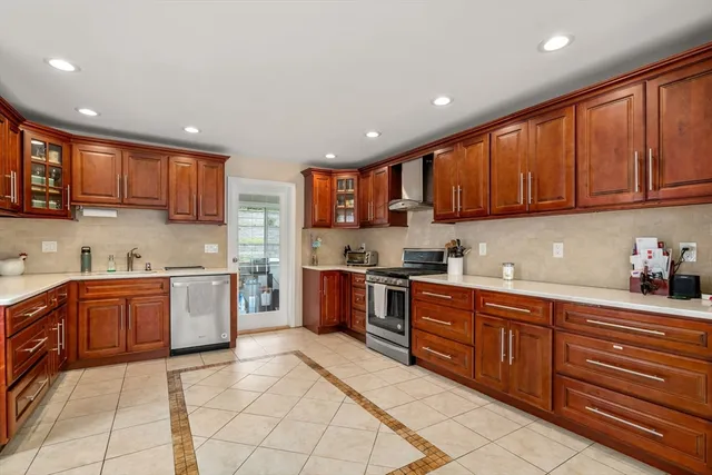 $2,175,000 | 27 Hamilton Place, Needham, MA 02494