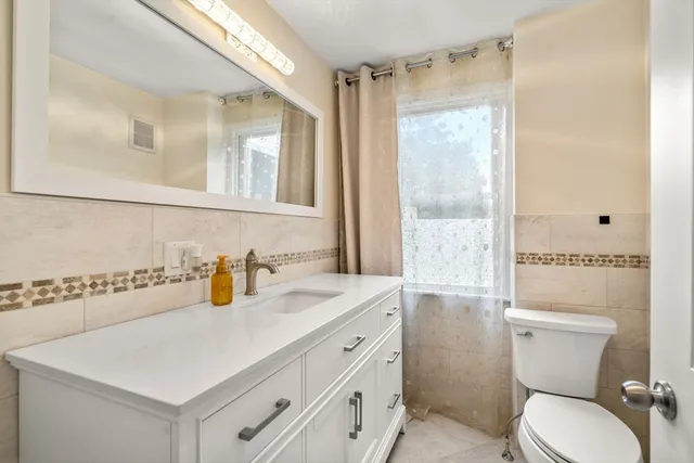 $2,175,000 | 27 Hamilton Place, Needham, MA 02494