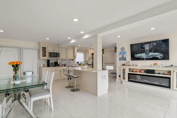 $1,999,000 | 27 Hamilton Place, Needham, MA 02494