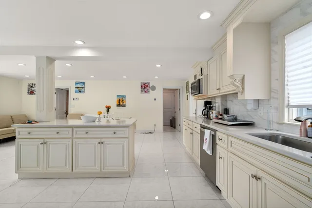 $2,175,000 | 27 Hamilton Place, Needham, MA 02494