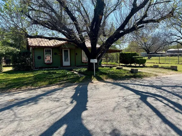 $80,000 | 906 Young Street, Nocona, TX 76255