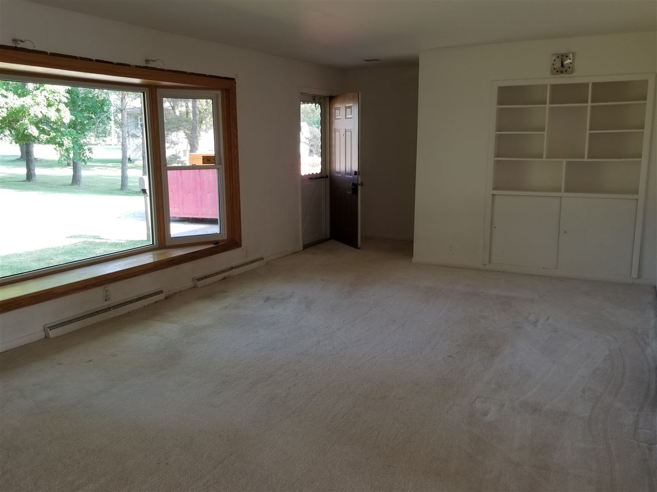 2571 Vandekarr Road Owosso, MI 48867 - Photo 3 of 32 Living Room the Other Way