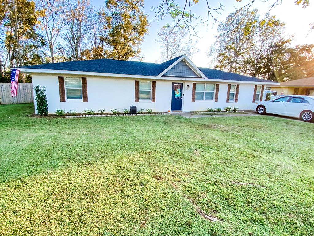 693 Willow Road Slocomb, AL 36375 - Photo 1 of 18 Main View