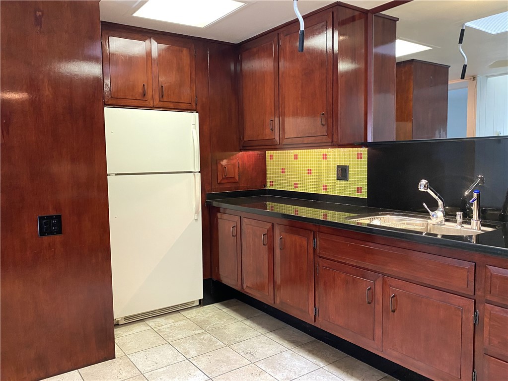 1361 Wee Burn Road Seal Beach, CA 90740 - Photo 11 of 17