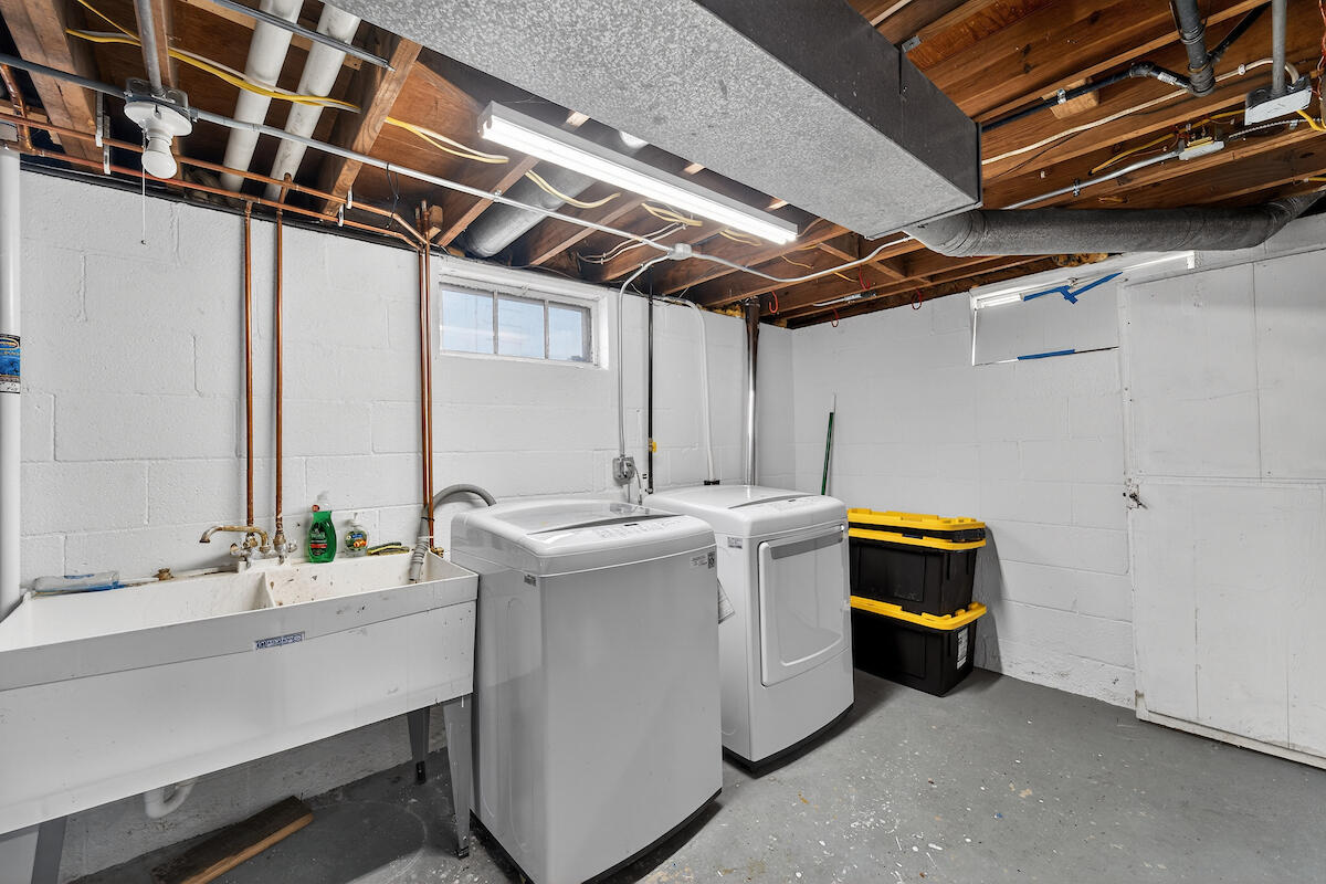 2603 Coolidge Avenue Racine, WI 53403 - Photo 13 of 18 DSC00008