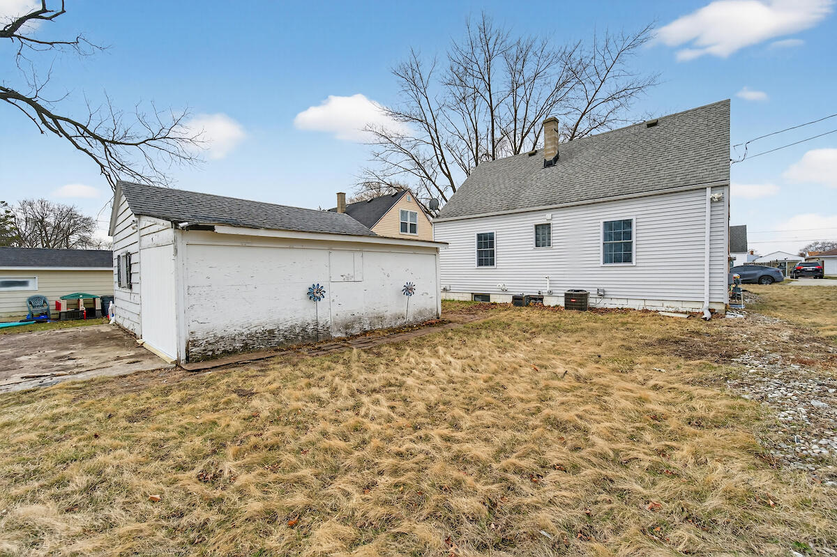 2603 Coolidge Avenue Racine, WI 53403 - Photo 14 of 18 DSC00032
