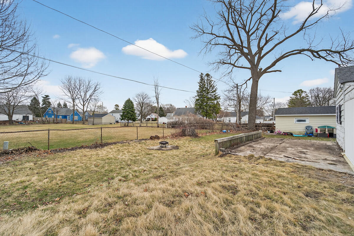 2603 Coolidge Avenue Racine, WI 53403 - Photo 15 of 18 DSC00031
