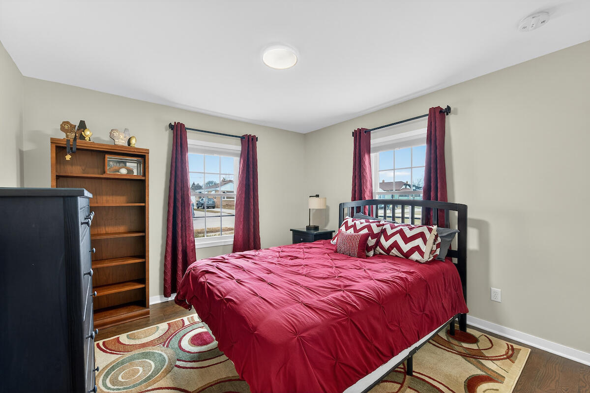 2603 Coolidge Avenue Racine, WI 53403 - Photo 8 of 18 DSC09921