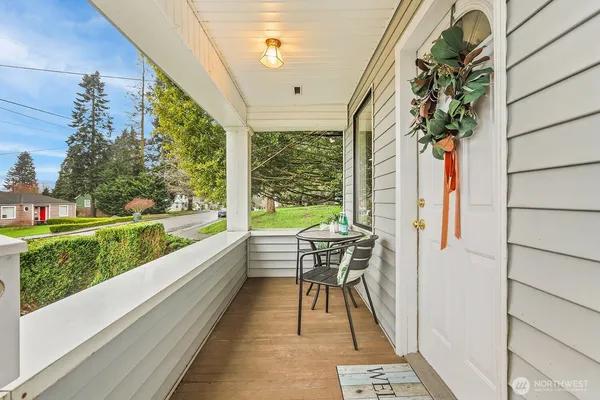 $560,000 | 2001 State Street, Everett, WA 98201