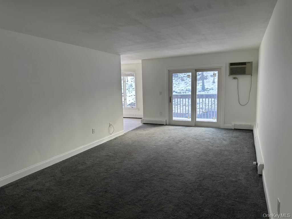 3 Hook Road, Unit 72K Poughkeepsie, NY 12601 - Photo 6 of 13 Living Room