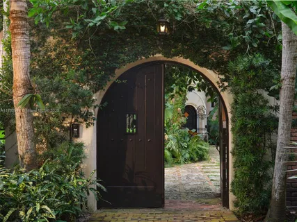 $20,800,000 | 3467 North Moorings Way, Coconut Grove, FL 33133